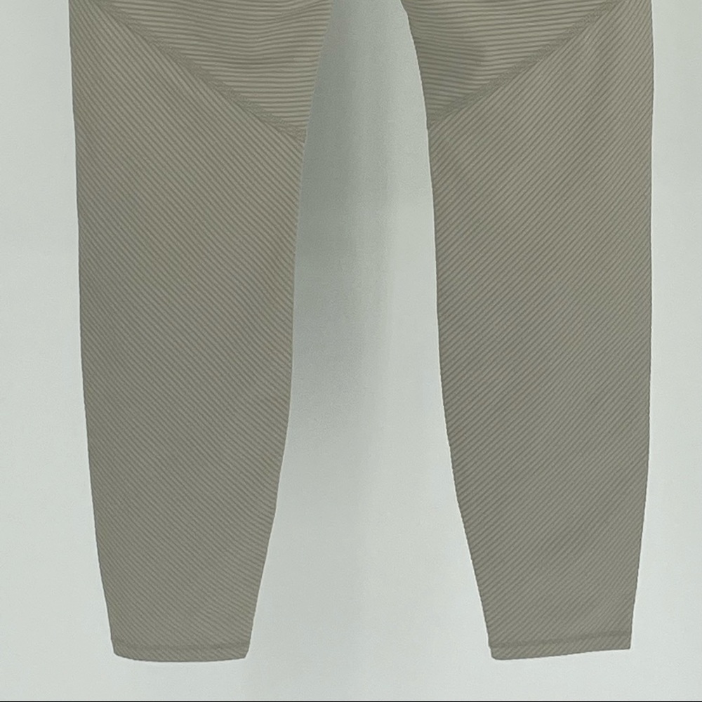 GOOD AMERICAN NWT ANGLED RIBBED HIGH RISE LEGGINGS IN SUMMER SAND 002 1 5 6 - Picture 8 of 15